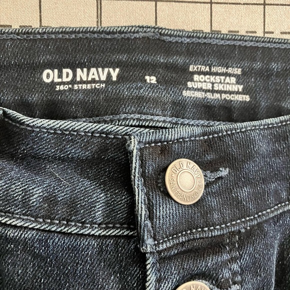 NWT Old Navy Button Fly Rockstar 360 stretch extra high rise Skinny Jeans sz 12 - Picture 2 of 5